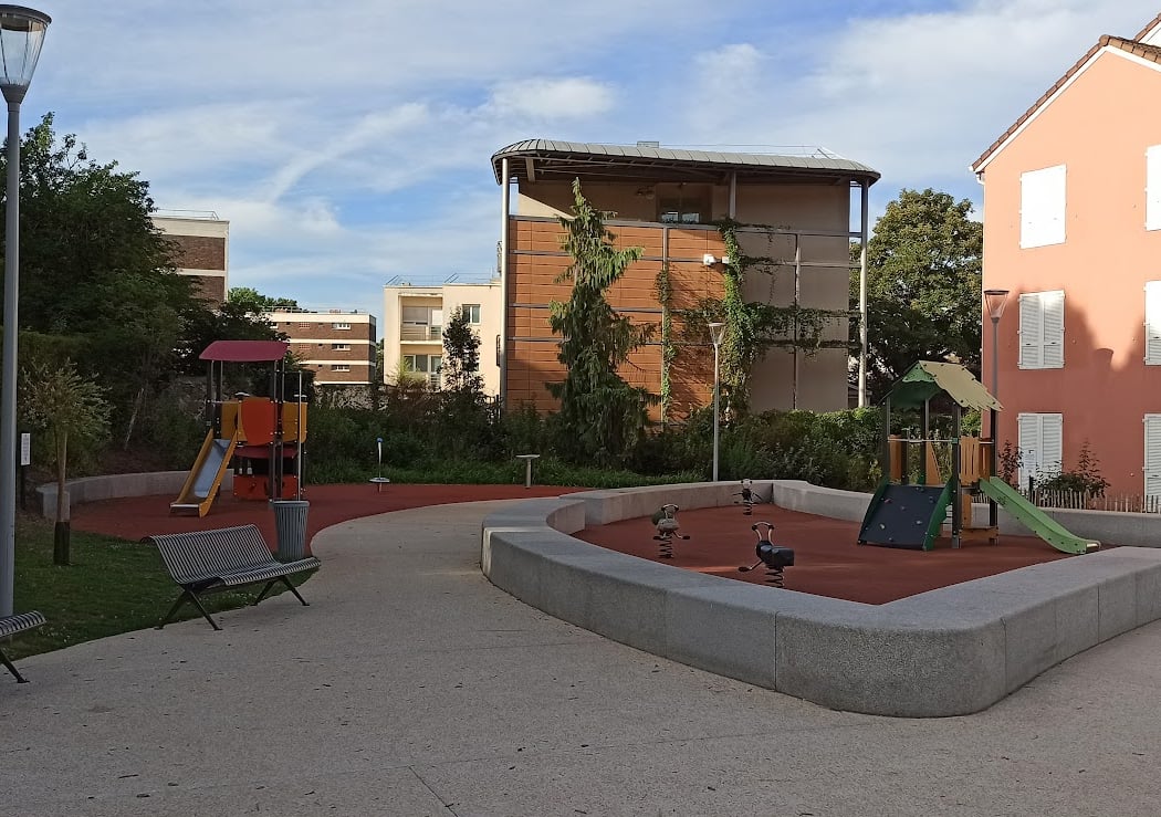 Square Dr Leon Elmelik 3